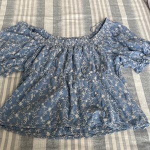 Old navy blouse size L